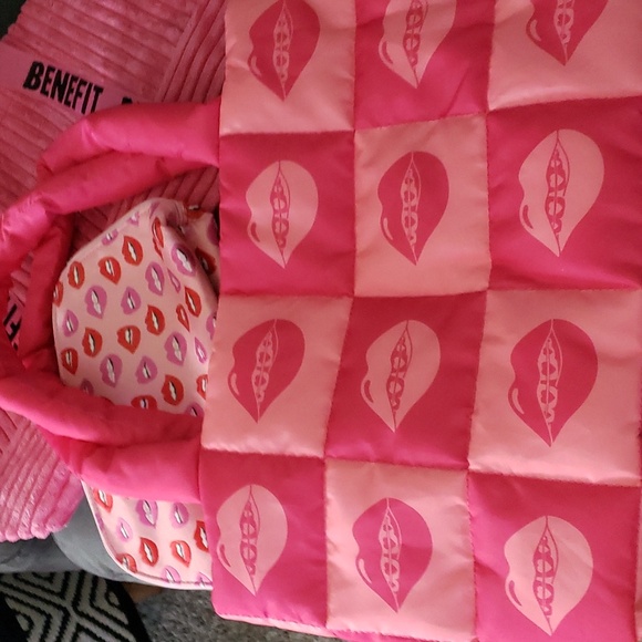 Benefit bundle bags, - Picture 2 of 4